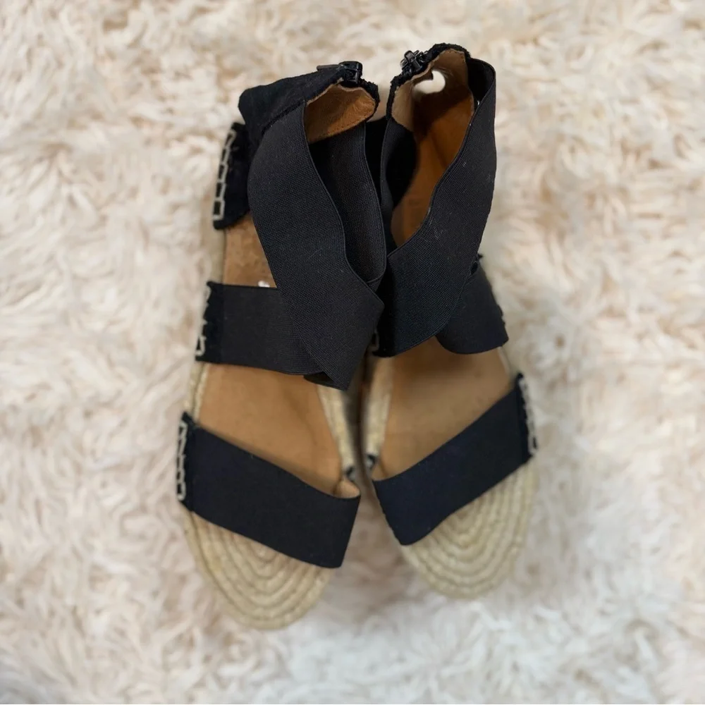 Jeffrey Campbell Black Merez Platform Lug Sole Open Toe Sandals Size 39 8.5 zip